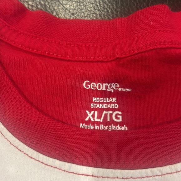 Santa T-shirt - Picture 2 of 2